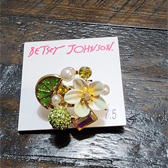 BETSEY JOHNSON BETSEYS BRUCH LIME FLOWERS AND BLING RING SIZE 7.5 - Picture 6 of 7
